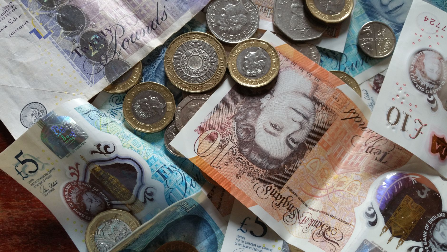How to Save Money Without Feeling Deprived (Budgeting Tips That Actually Work)